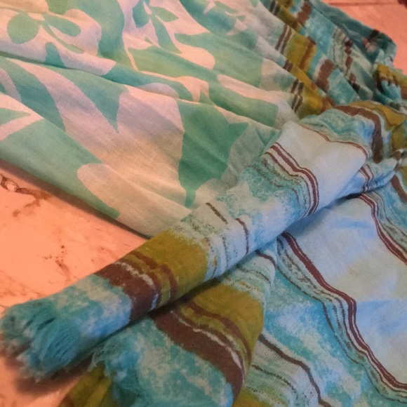 NEVER WORN double pattern LOFT scarf - Picture 2 of 5